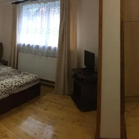 Konukevi барви карпат